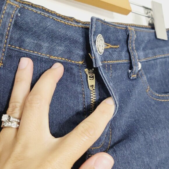 Wax Jean Women's Blue Cotton Pockets Flat Front High Rise Jean Short Size Small - Picture 3 of 12